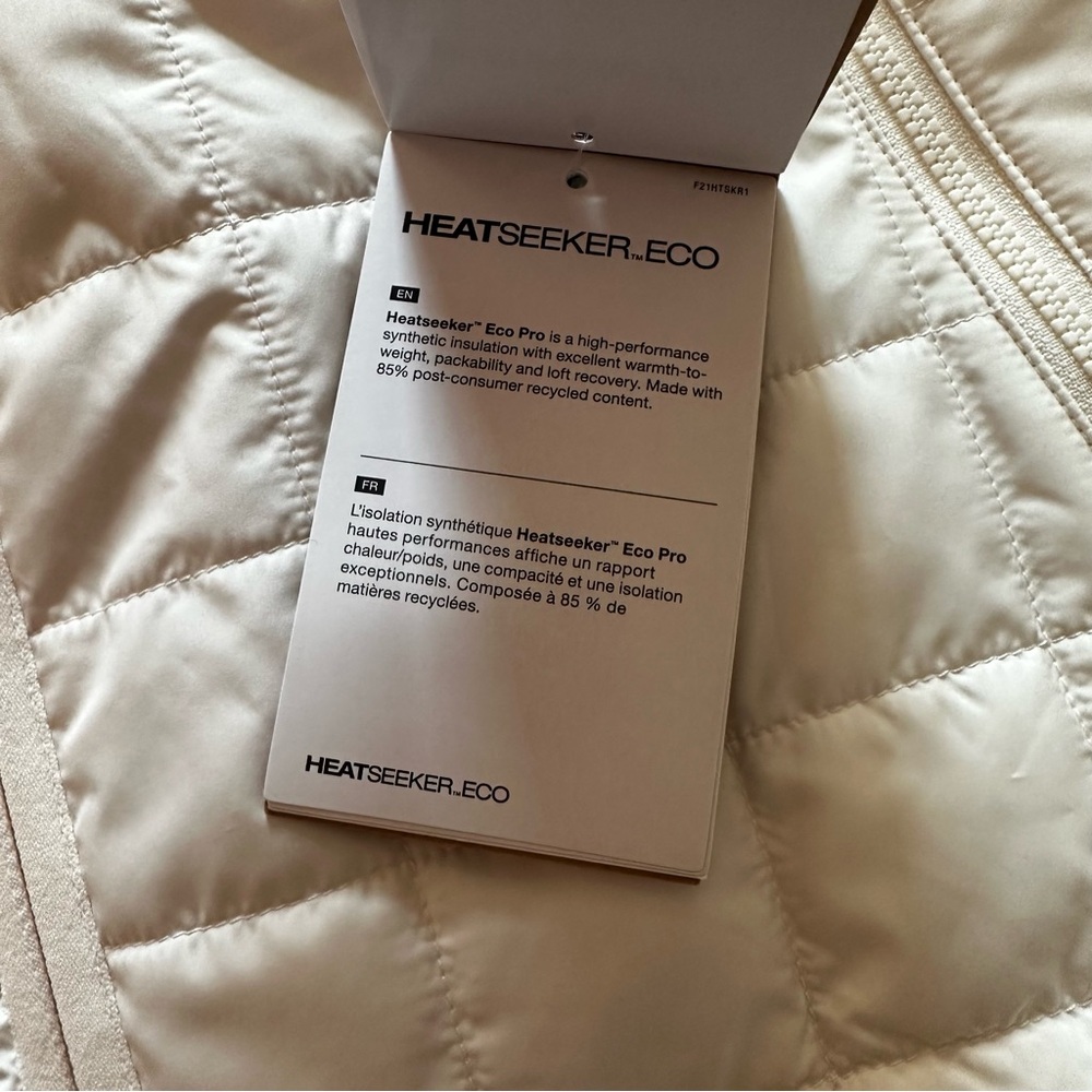 The North Face Women's White Puffer Jacket - Picture 11 of 16
